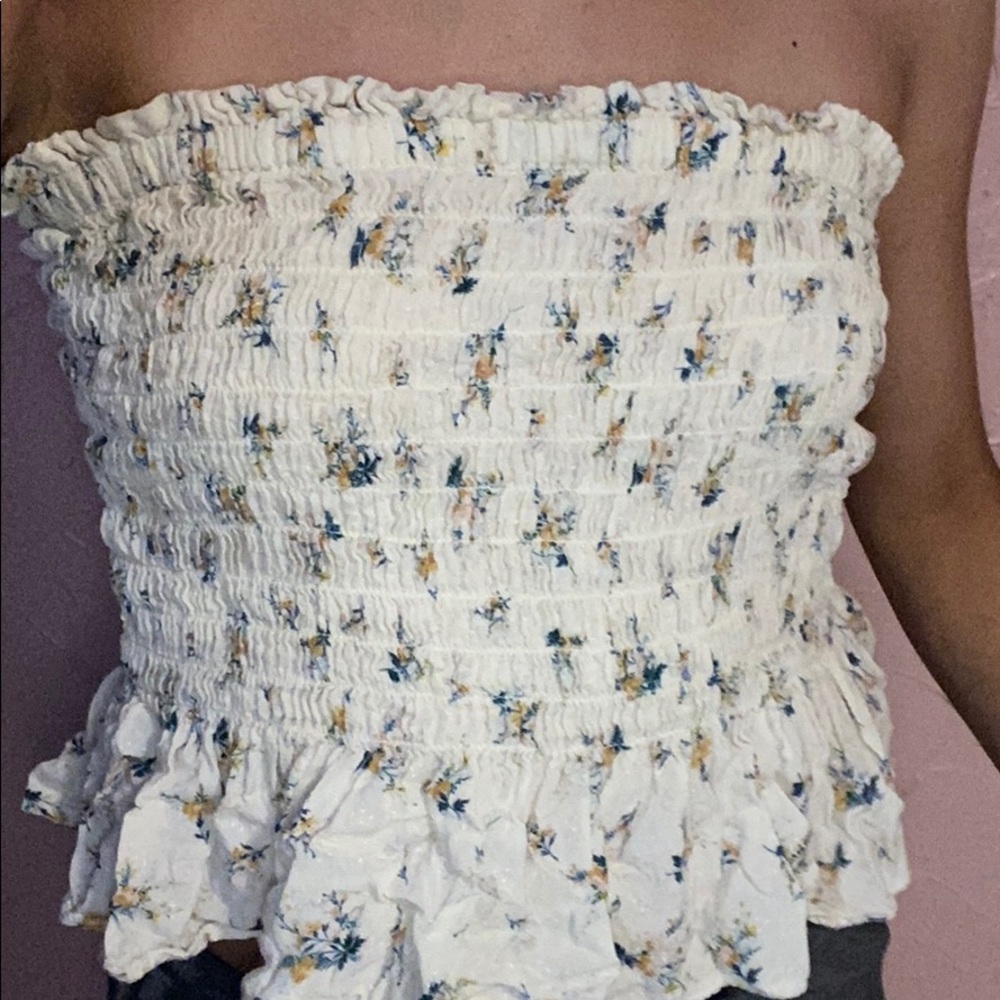 Floral strapless blouse